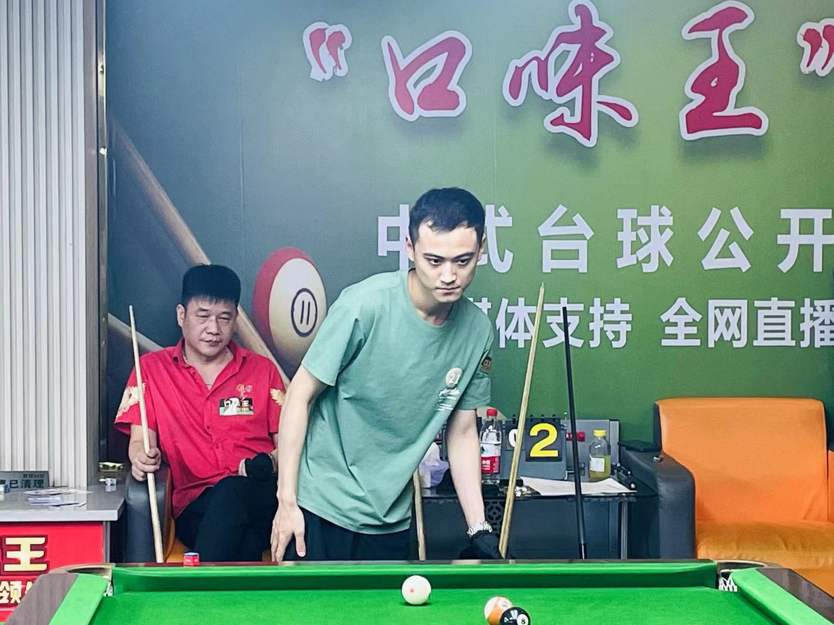 足球比赛不 足球比赛不