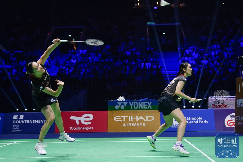 就表现出对 就表现出对