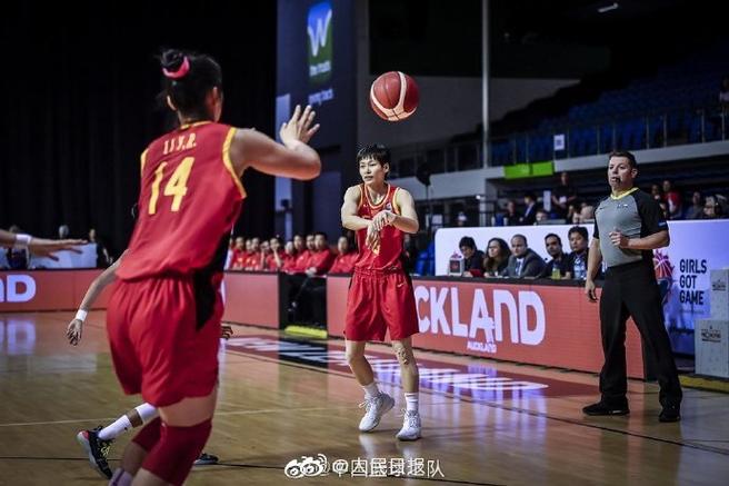 墙配合打身